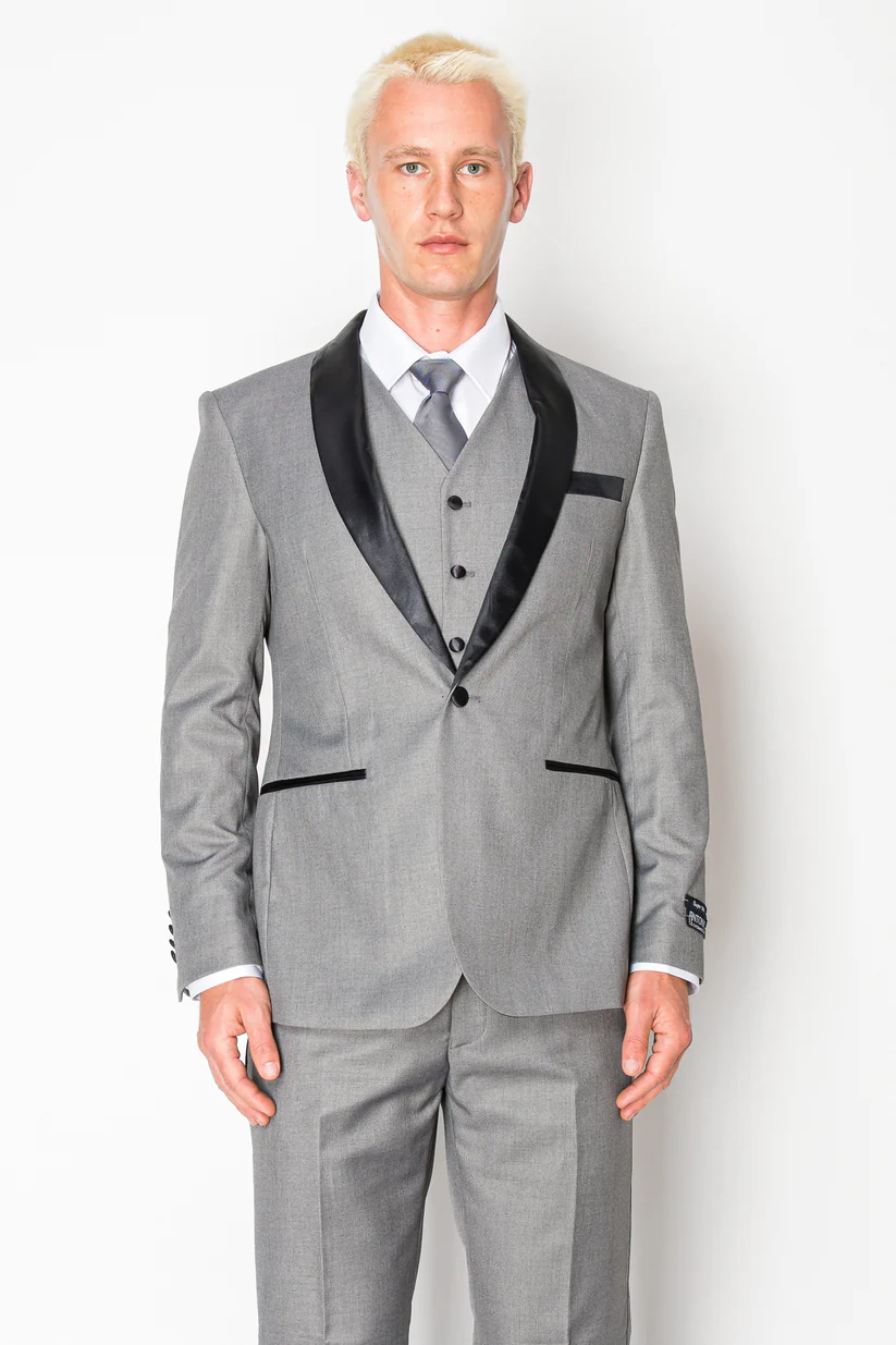 (close) grey tux